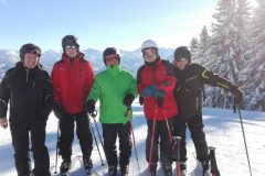 SVA_Rentner_beim_Skifahren_in_Ofterschwang-scaled